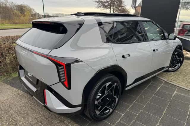 Kia EV4 (2026) thumbnail 8