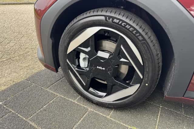 Kia EV4 (2026) thumbnail 4