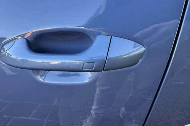 Kia Stonic (2025) thumbnail 2