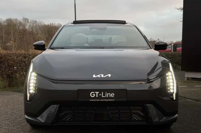Kia EV4 (2026) thumbnail 2