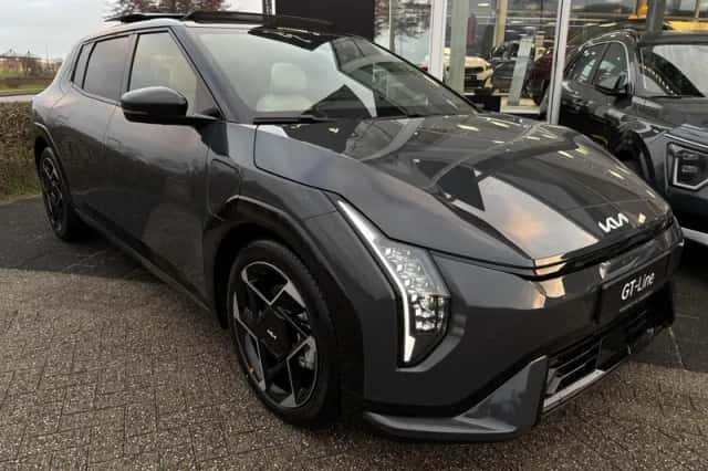 Kia EV4 (2026) thumbnail 3