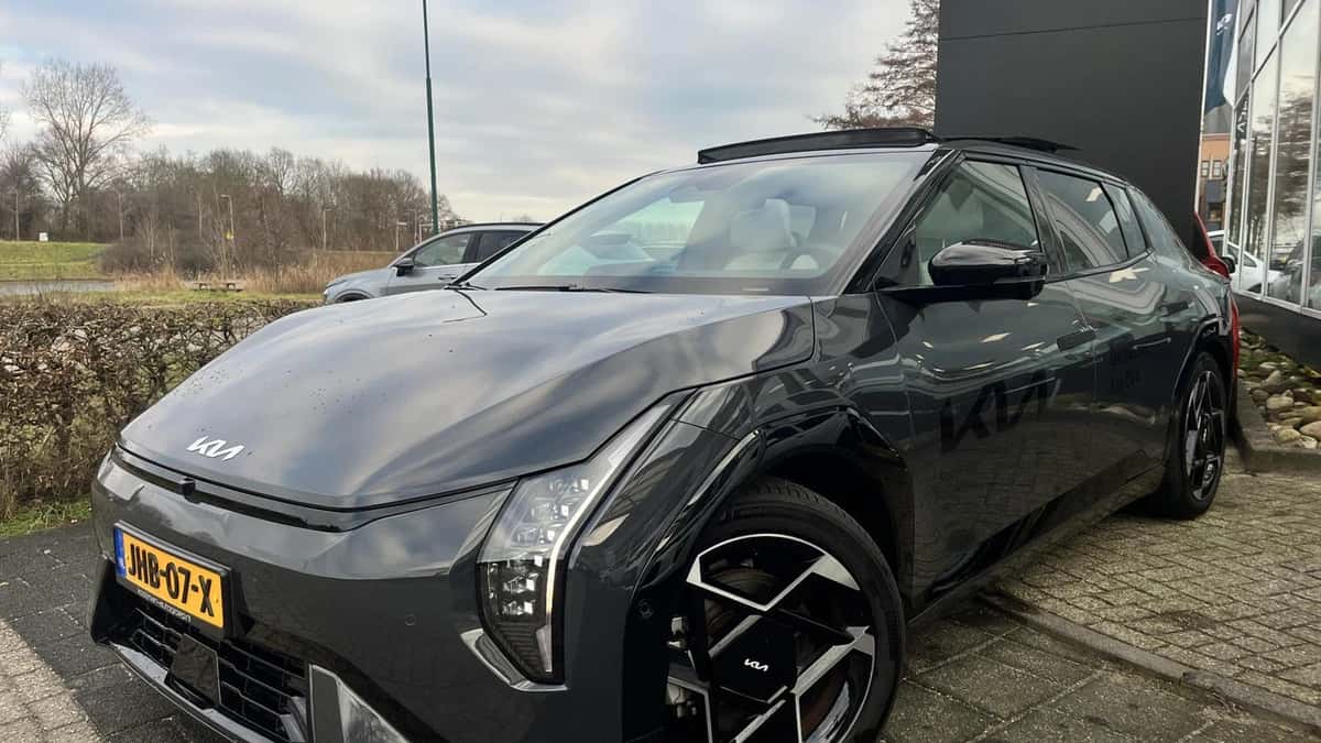 Kia EV4 (2025) — foto 1