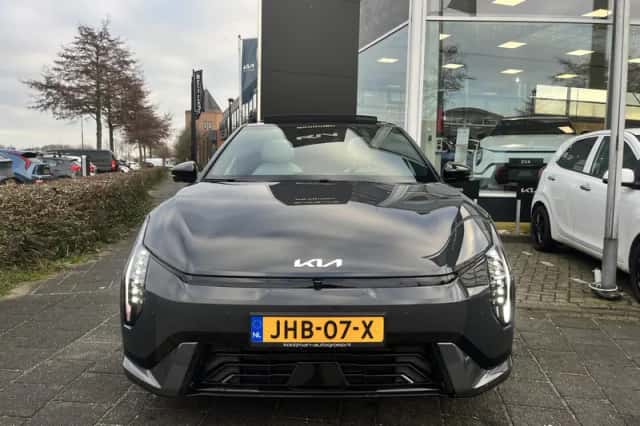 Kia EV4 (2025) thumbnail 2