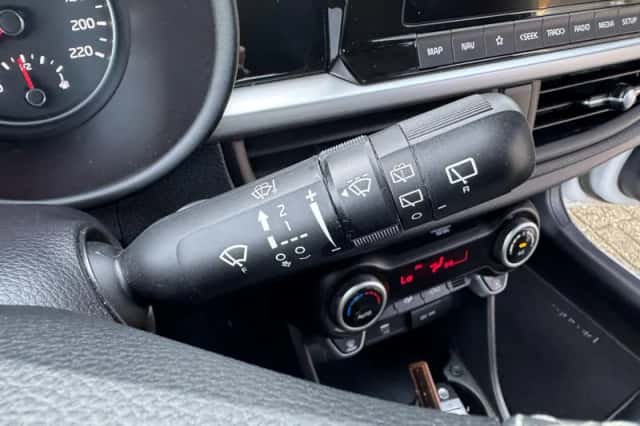Kia Picanto (2021) thumbnail 17