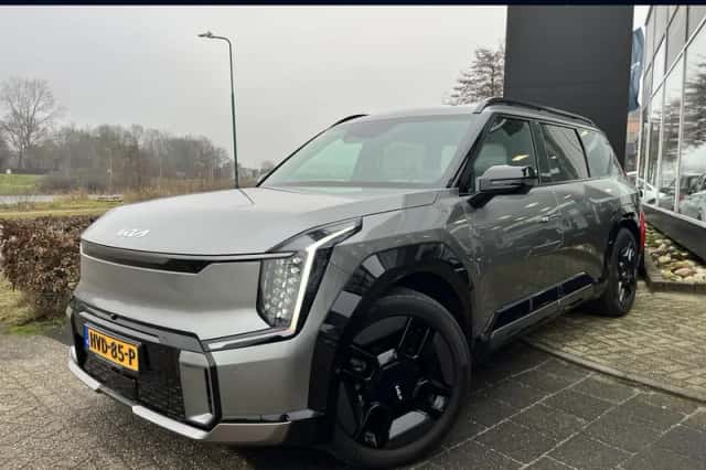 Kia EV9 (2025) thumbnail 1