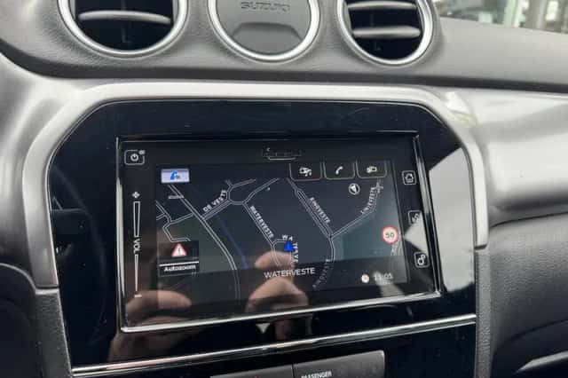 Suzuki Vitara (2018) thumbnail 23