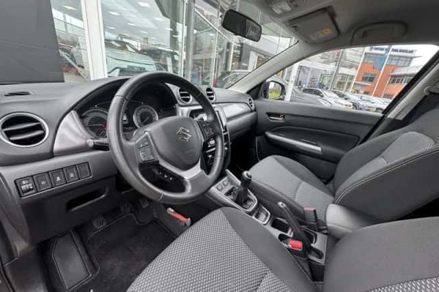 Suzuki Vitara (2018) thumbnail 8