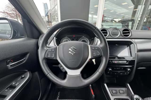 Suzuki Vitara (2018) thumbnail 10
