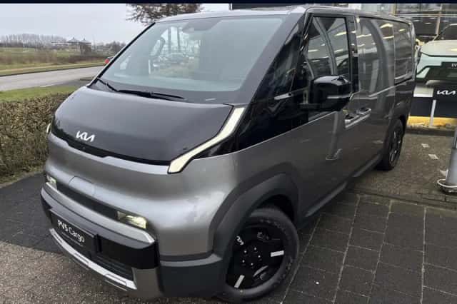 Kia PV5 (2025) thumbnail 1