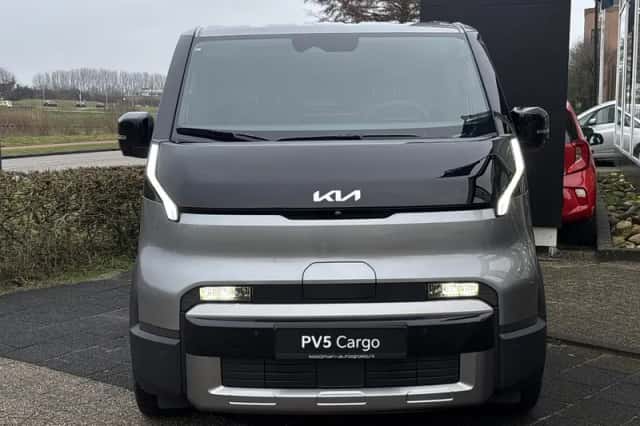 Kia PV5 (2025) thumbnail 2