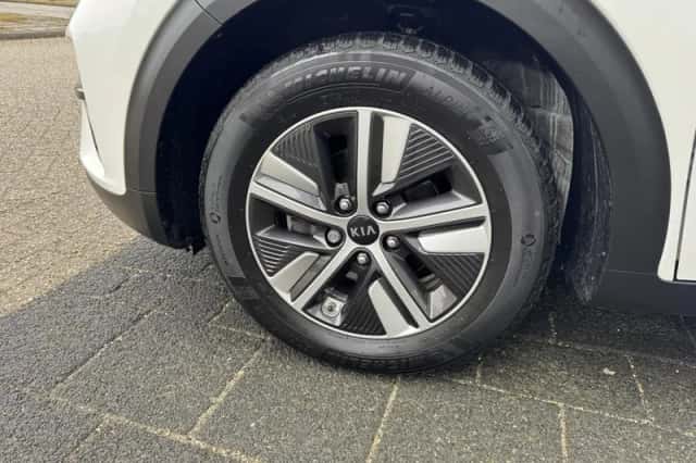 Kia Niro (2021) thumbnail 2