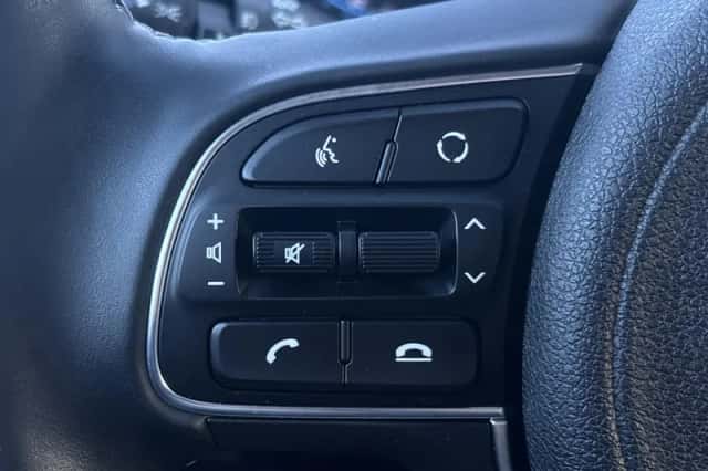 Kia Niro (2022) thumbnail 32