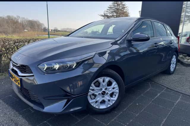 Kia Ceed (2025) thumbnail 1
