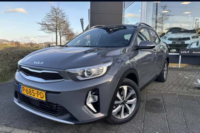 Kia Stonic (2022) thumbnail 1
