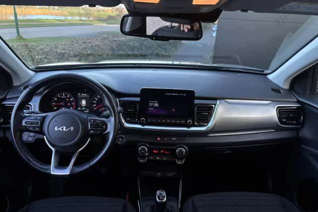 Kia Stonic (2022) thumbnail 23