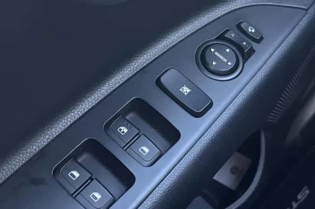 Kia Stonic (2022) thumbnail 32