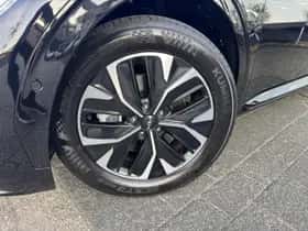 Kia EV6 (2024) thumbnail 2
