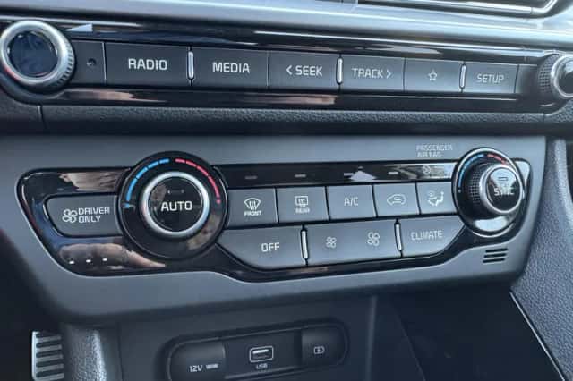 Kia Niro (2021) thumbnail 24