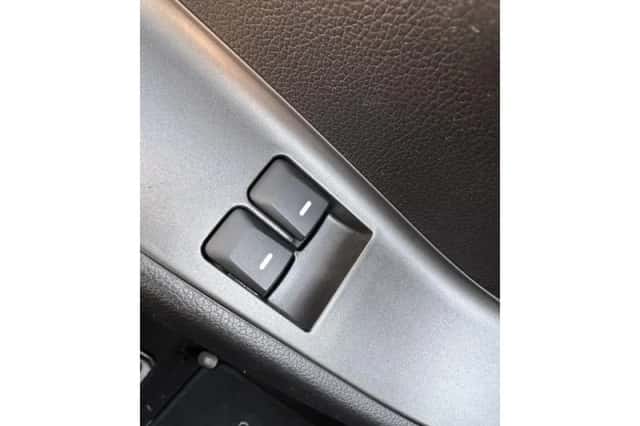 Kia Picanto (2016) thumbnail 15