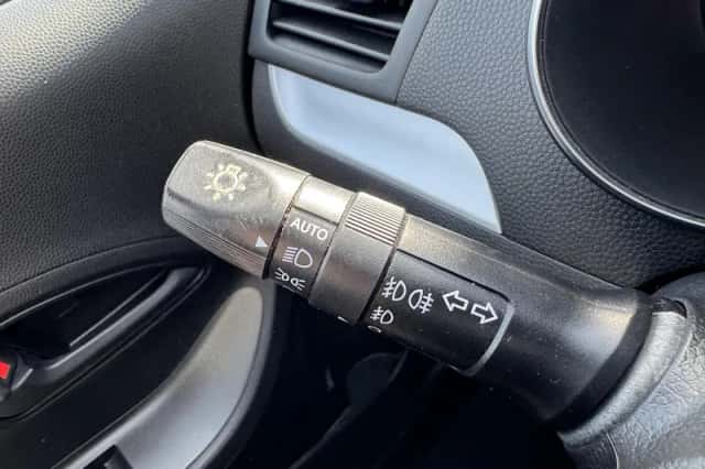Kia Picanto (2016) thumbnail 16