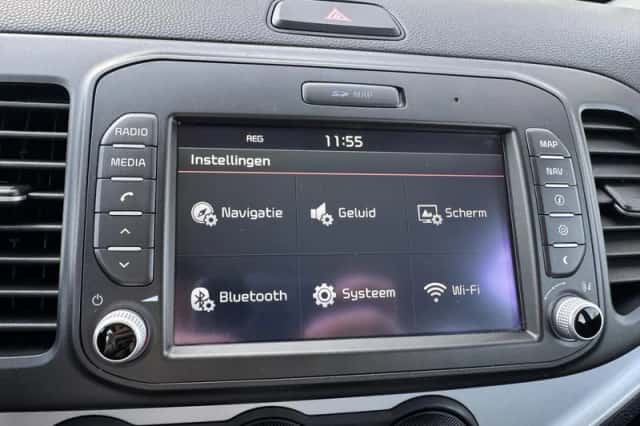 Kia Picanto (2016) thumbnail 22