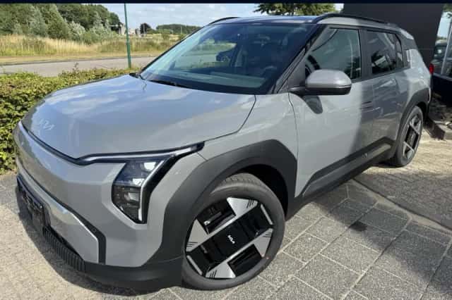 Kia EV3 (2026) thumbnail 1