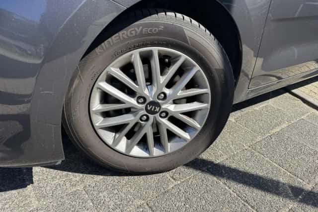 Kia Rio (2020) thumbnail 2