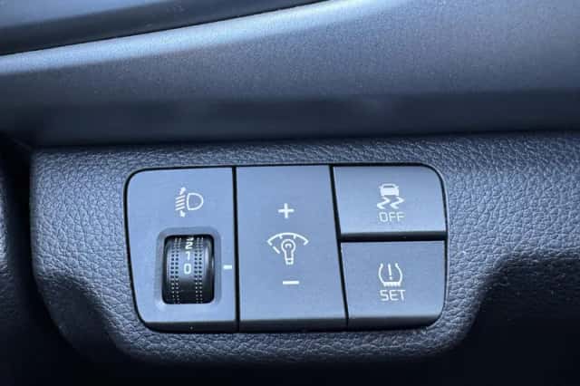 Kia Rio (2020) thumbnail 17