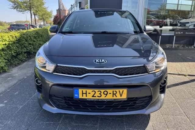 Kia Rio (2020) thumbnail 3