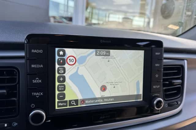 Kia Rio (2020) thumbnail 21