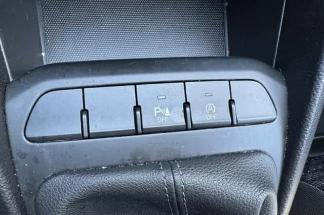 Kia Rio (2020) thumbnail 22