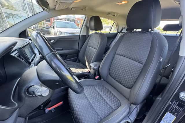 Kia Rio (2020) thumbnail 8