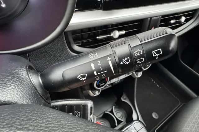 Kia Picanto (2017) thumbnail 16