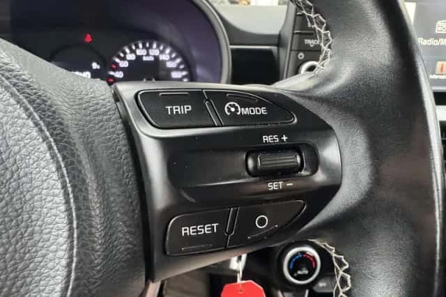 Kia Picanto (2017) thumbnail 19