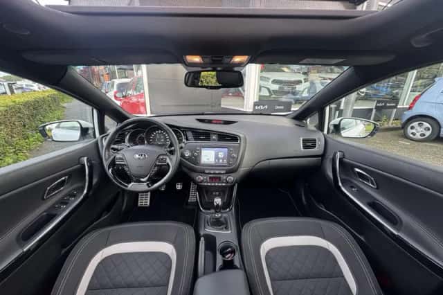 Kia Ceed (2017) thumbnail 17