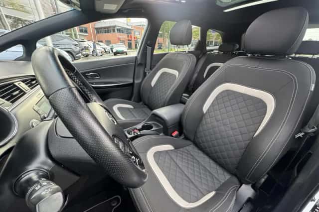 Kia Ceed (2017) thumbnail 10