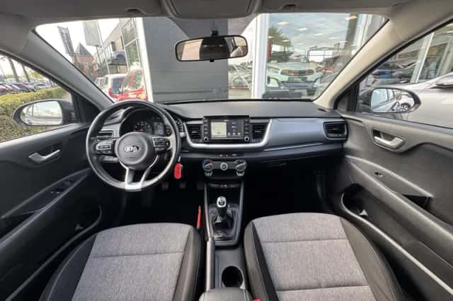 Kia Stonic (2019) thumbnail 11