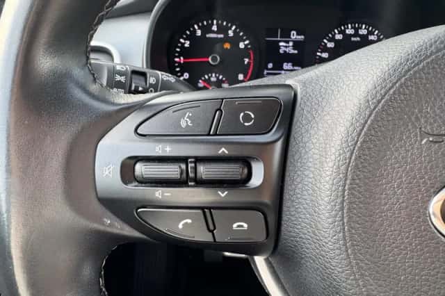 Kia Stonic (2019) thumbnail 19