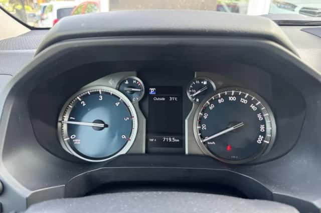 Toyota Land Cruiser (2018) thumbnail 15