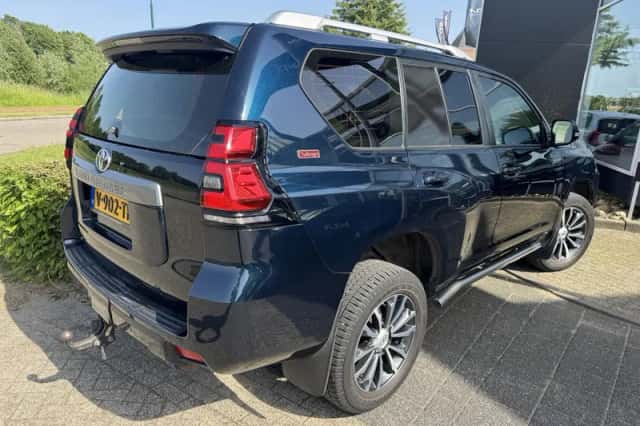 Toyota Land Cruiser (2018) thumbnail 7