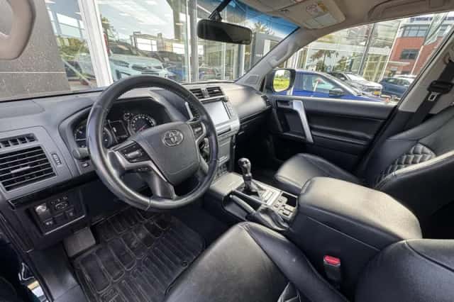 Toyota Land Cruiser (2018) thumbnail 9