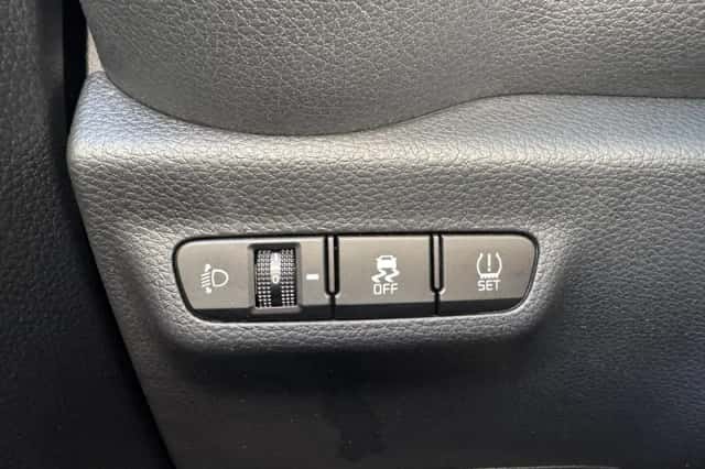 Kia Picanto (2023) thumbnail 15