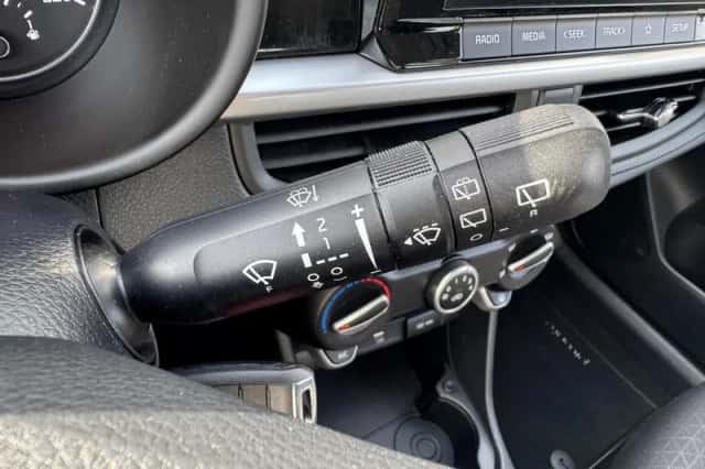 Kia Picanto (2023) thumbnail 18
