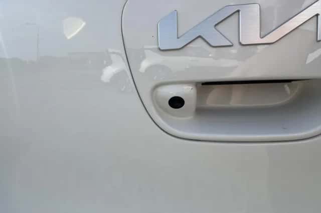 Kia Picanto (2023) thumbnail 8
