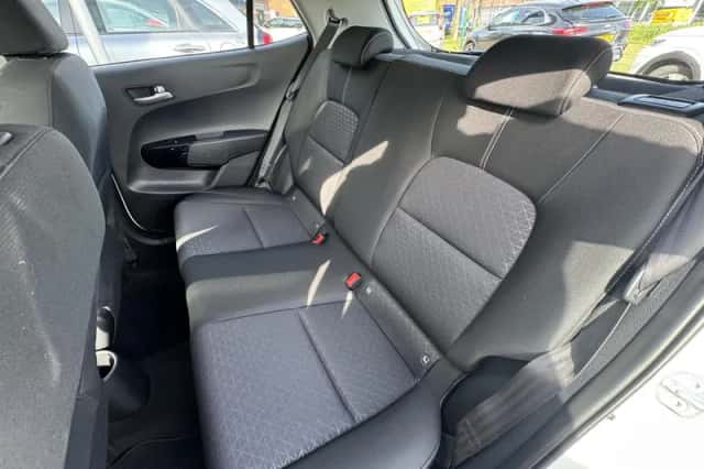 Kia Picanto (2023) thumbnail 9