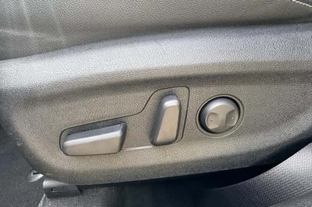 Kia Niro (2017) thumbnail 16