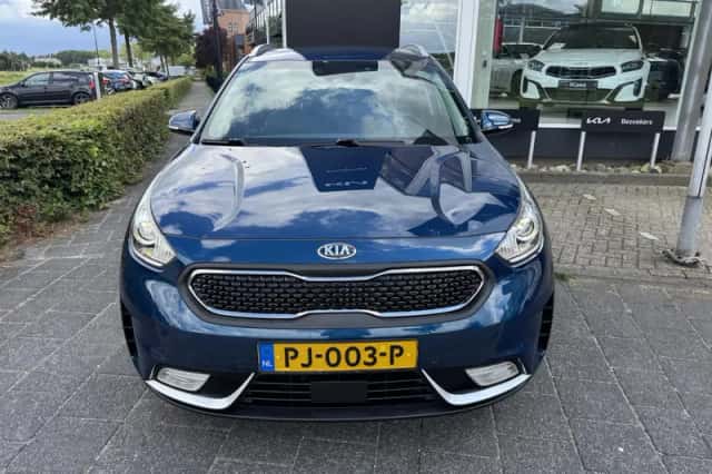 Kia Niro (2017) thumbnail 3