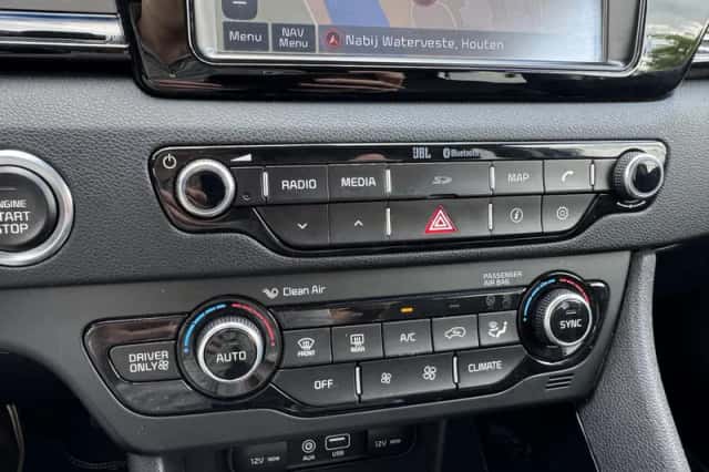 Kia Niro (2017) thumbnail 30