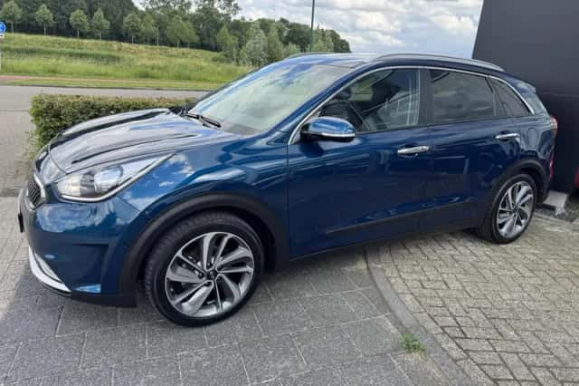 Kia Niro (2017) thumbnail 4