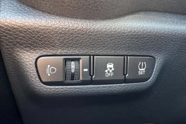 Kia Picanto (2023) thumbnail 17